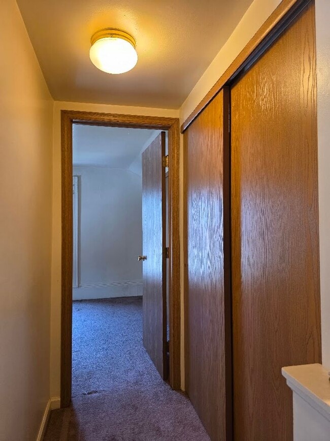 Building Photo - 414 S Summit St