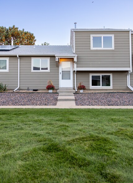 Building Photo - 5711 W 92nd Ave