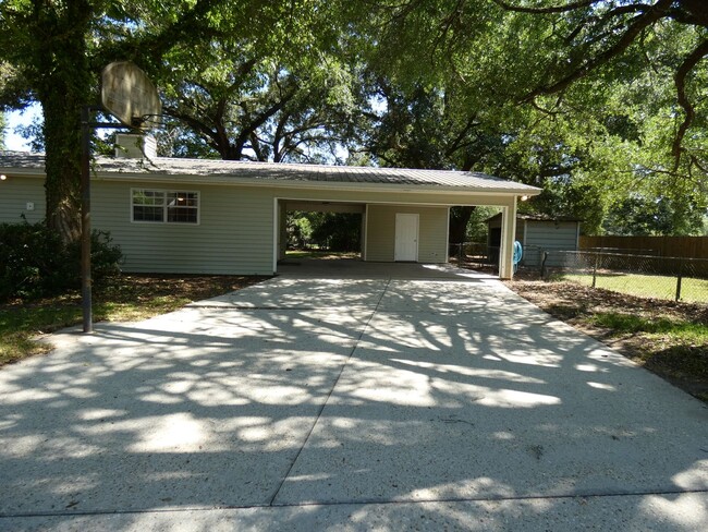 Building Photo - Charming 4BR/2BA home in Milton