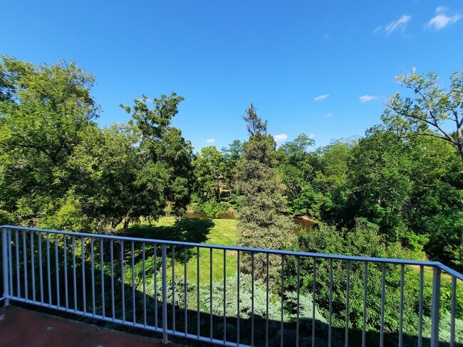 Balcony Backview - 1450 Wing St
