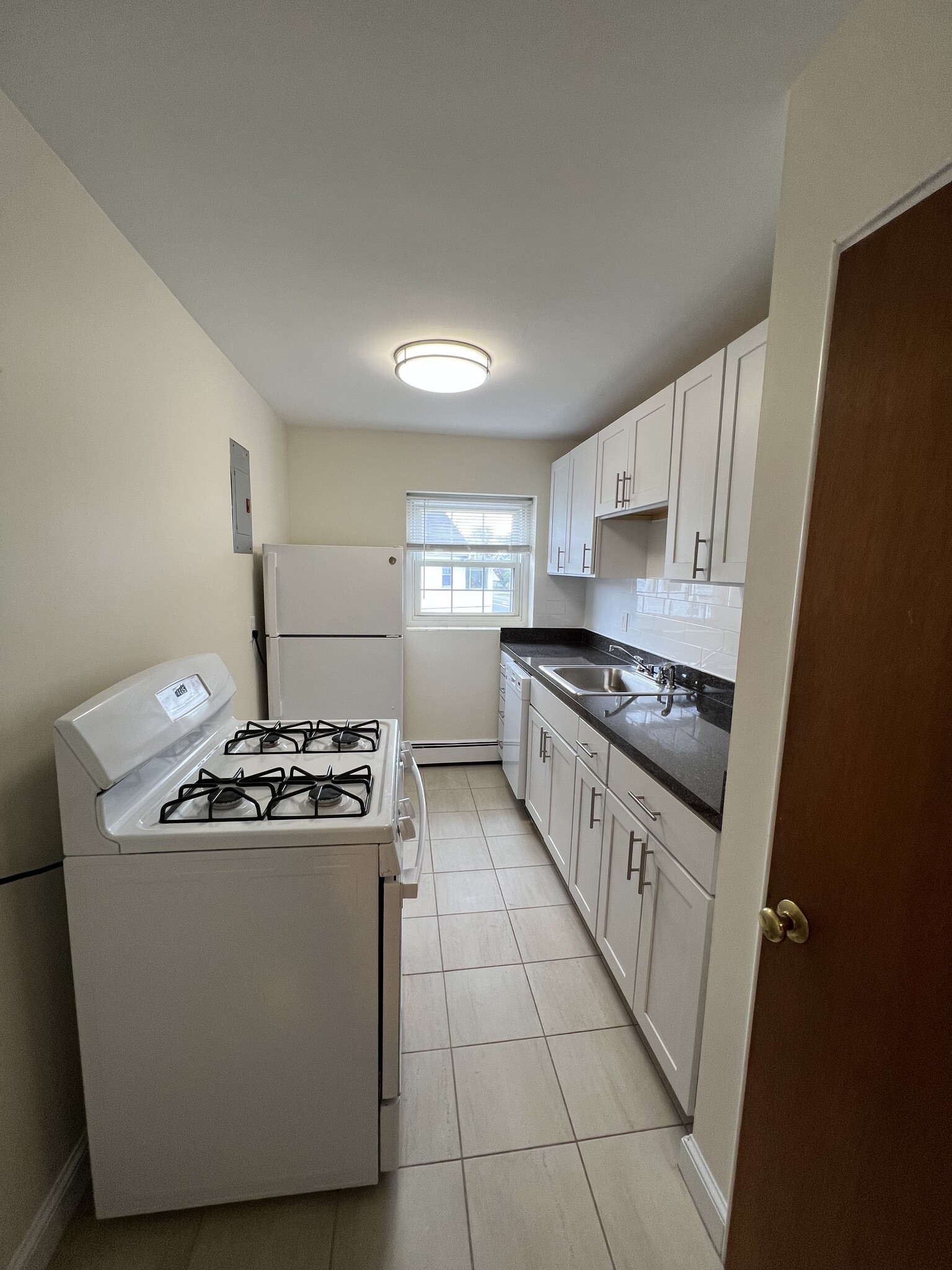 Building Photo - 333 Massachusetts Ave