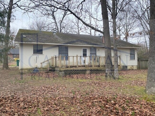 Building Photo - 205 Lynnewood Dr