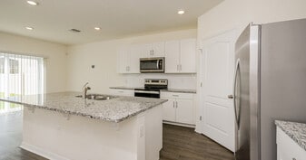 Building Photo - Kinsman Pointe