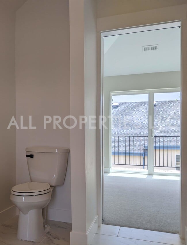 Building Photo - 8048 W 52nd Ln