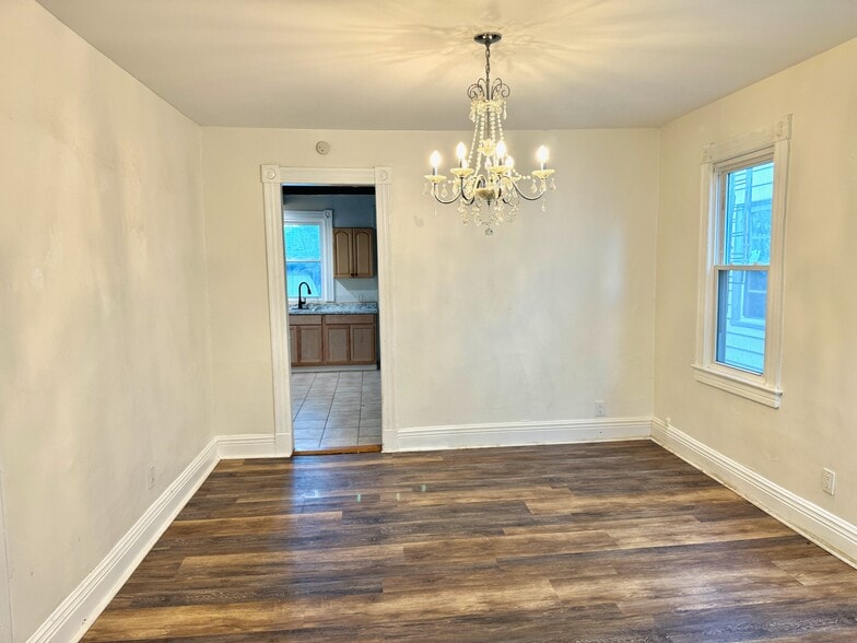Dining Room - 246-248 Richard St
