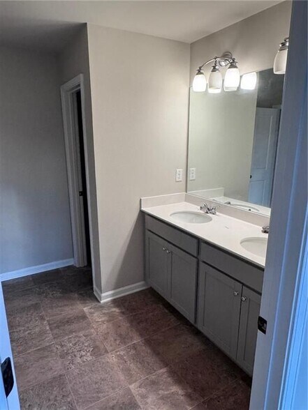 Building Photo - 3657 Princeton Ave