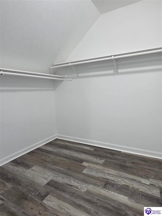 Building Photo - 888 N Woodland Dr