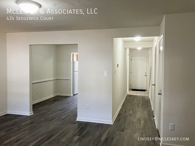 Building Photo - 424 Sedgewick Ct