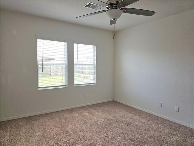 Building Photo - 2056 Spindletree Ln