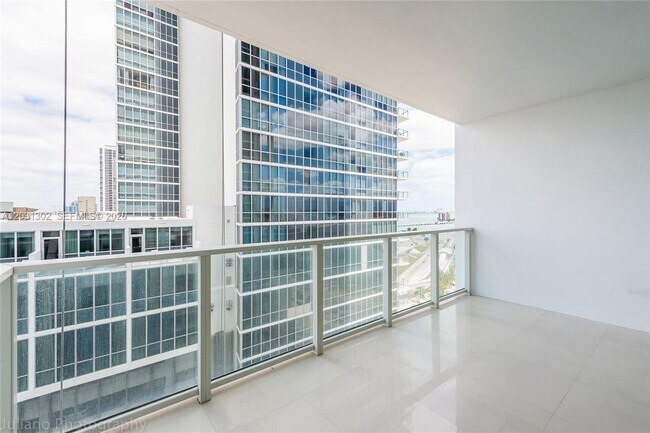 Building Photo - 1040 Biscayne Blvd