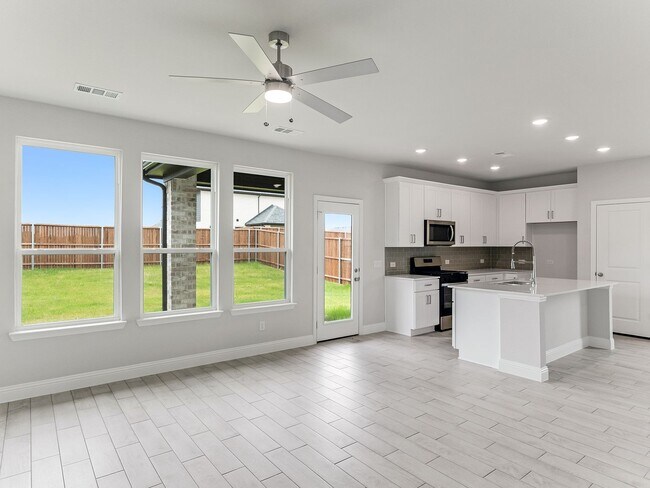Building Photo - 427 Magellan Rd