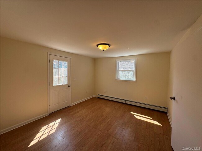 Building Photo - 40 Whitestone Rd