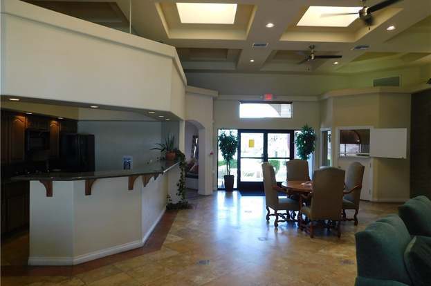 Building Photo - 950 Seven Hills Dr