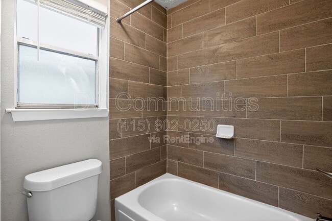 Building Photo - 20021 Cottonglade Ln