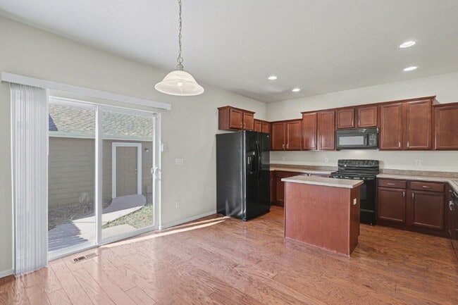 Building Photo - 4822 Condor St