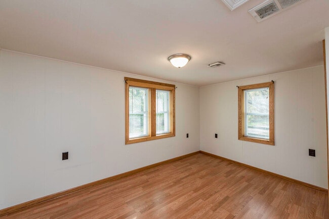 Building Photo - 10605 39th Ave