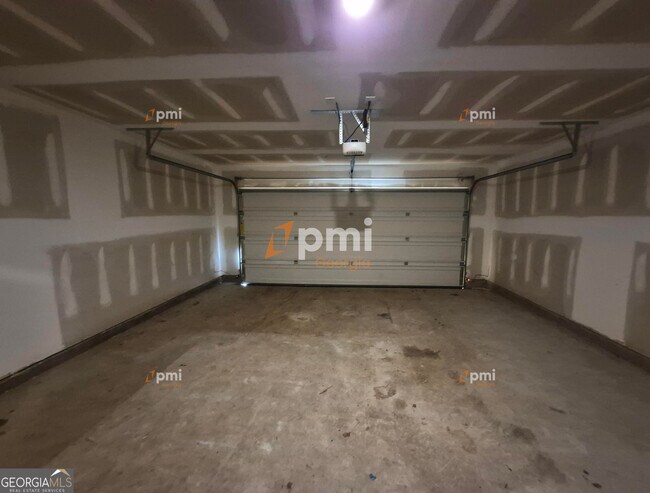 Building Photo - 255 Hawthorn Trail