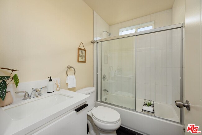 Building Photo - 1522 Cochran Ave