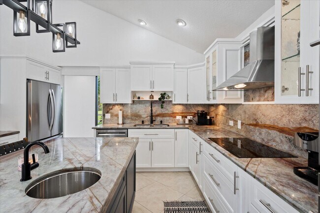 Building Photo - 12638 Quercus Ln