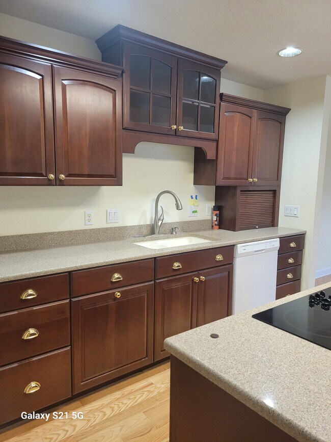 Building Photo - 148 Lakewood Dr