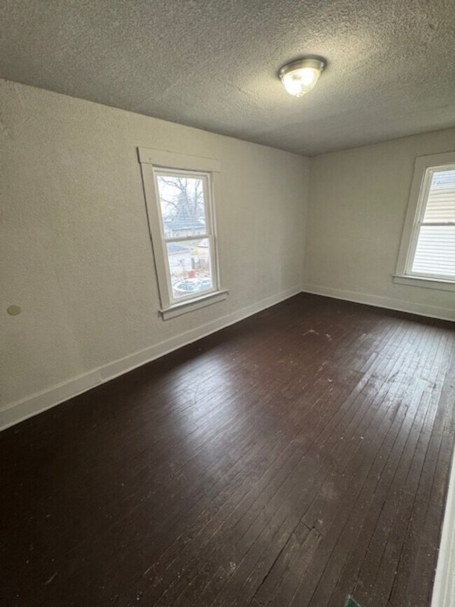 Building Photo - 2118 Drexel Ave