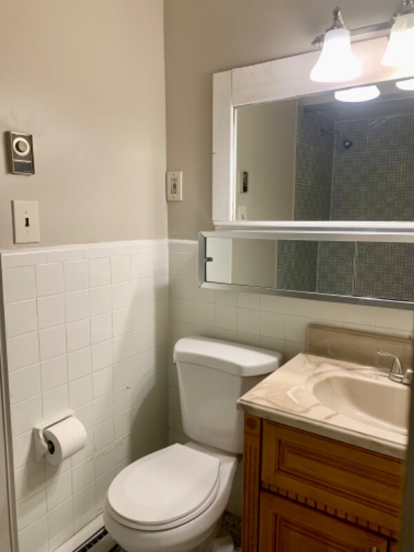 Building Photo - 186 Davos Rd