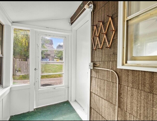 Building Photo - 1311 Benton St