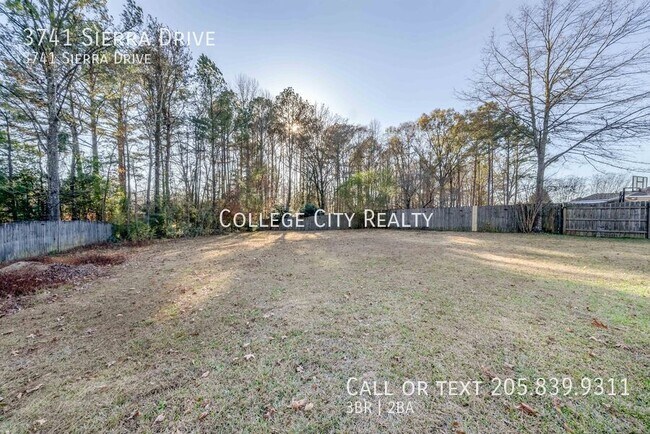 Building Photo - 3741 Sierra Dr