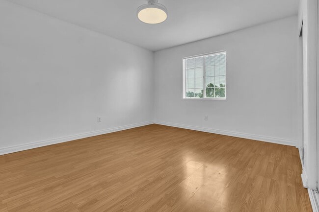 Building Photo - 1672 N Soto St