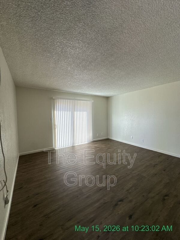 Building Photo - 1426 W Elowin Ave