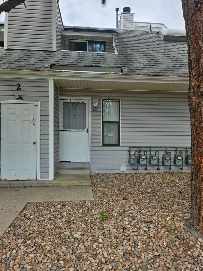 Primary Photo - AVAILABLE NOW! Ground floor condo, feels l...