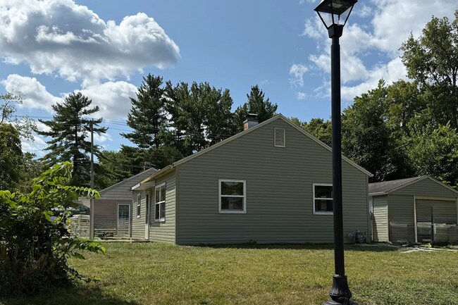 Building Photo - 1301 S Cottage Grove Ave
