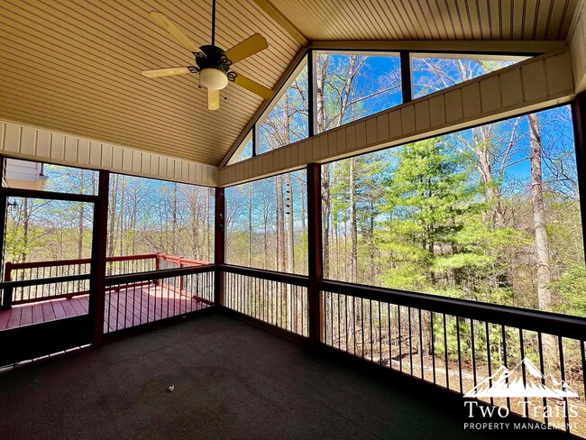 Building Photo - LUXURY MOUNTAIN LIVING IN GATED COMMUNITY