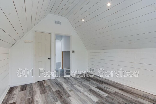Building Photo - 7827 Anna Calla Way