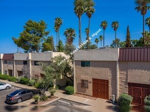 Building Photo - "Stylish 2-Bed Townhouse with Granite Touches & 2.5 Baths in Tucson – 1256 Sq Ft of Comfort!"