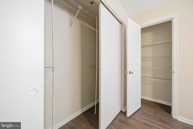 Building Photo - 14053 Vista Dr