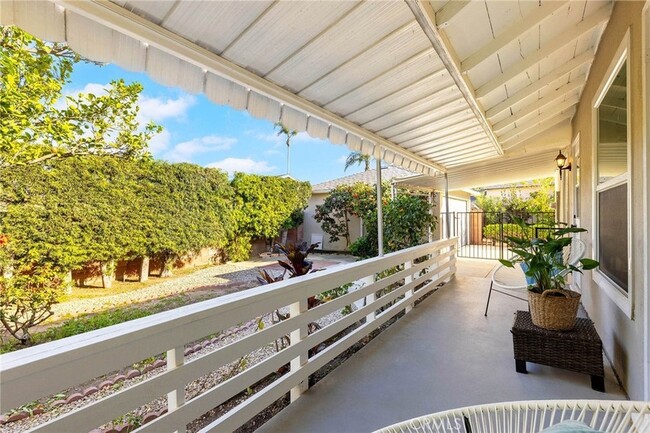 Building Photo - 1505 N Rosewood Ave