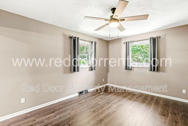 Building Photo - 8635 Bishops Ln