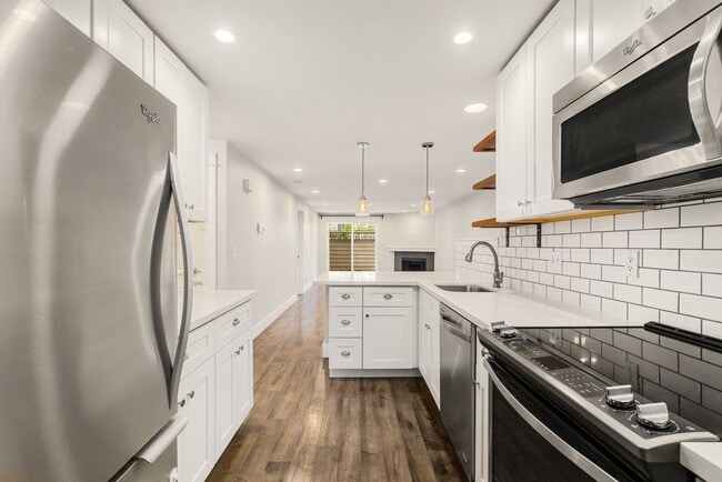 Building Photo - Modern 2 Bedroom 2 Bathroom Condo Close to Downtown Kirkland