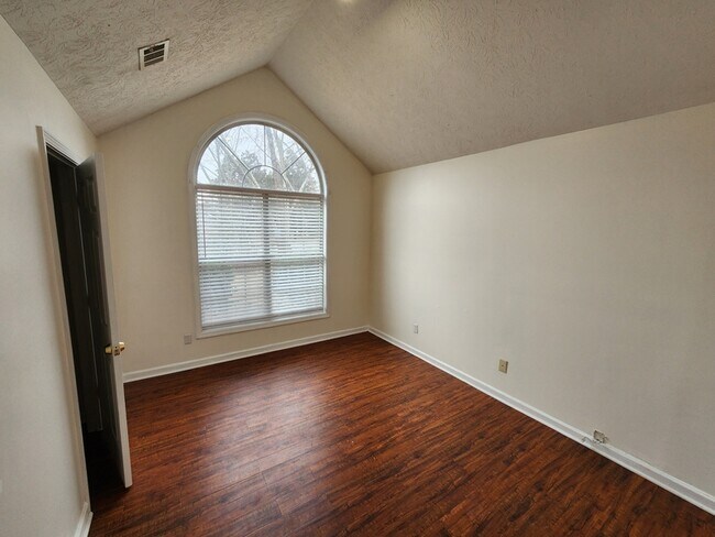 Building Photo - 3840 Sugarbrook Dr