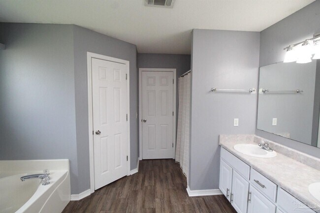 Building Photo - 1118 Calinda Dr