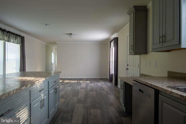 Building Photo - 200 Beechwood Ave