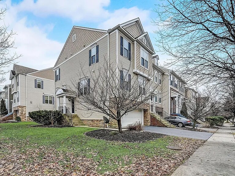 Building Photo - 2844 Acarie Dr