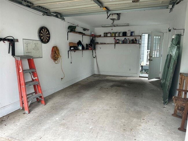 Building Photo - 1209 Cortlandt St