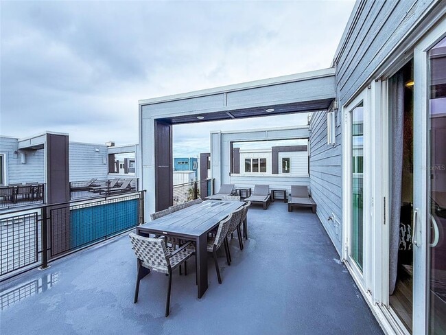 Building Photo - 7760 Sandy Ridge Dr