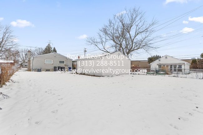 Building Photo - 7515 Trafalgar St