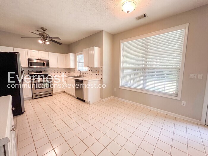 Building Photo - 2545 Waterstone Way