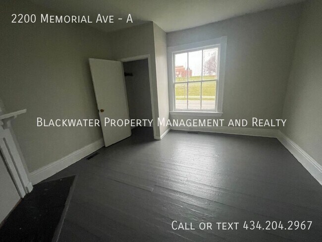 Building Photo - 2200 Memorial Ave