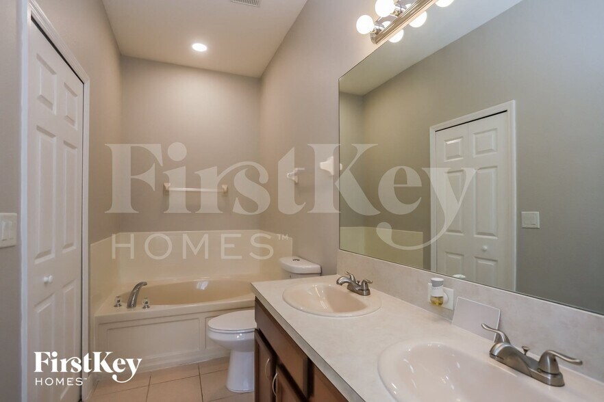 Building Photo - 1510 Emerald Hill Way