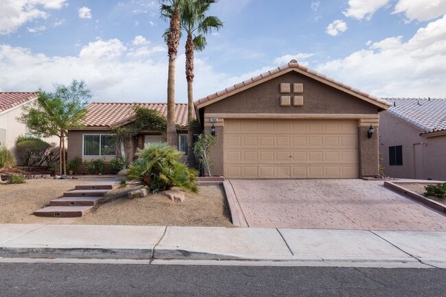 Building Photo - NW single story with four bedrooms and large backyard